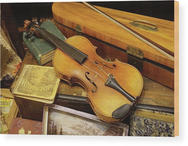 Violin Wood Print featuring the photograph Vintage Violin by Sandra Lee Scott