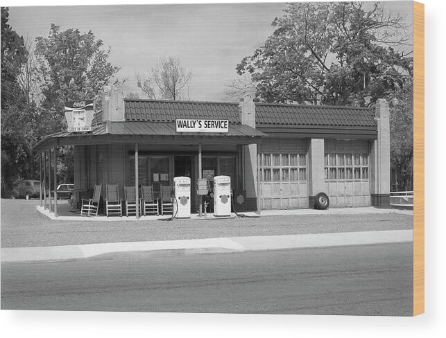 Wallys Service Station Photo Wood Print featuring the photograph Wallys Service Station Mt. Airy NC - Mayberry BW by Bob Pardue