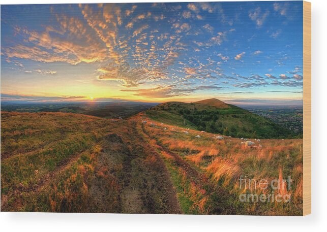 Yhun Suarez Wood Print featuring the photograph Malvern Hills Sunset 2.0 by Yhun Suarez