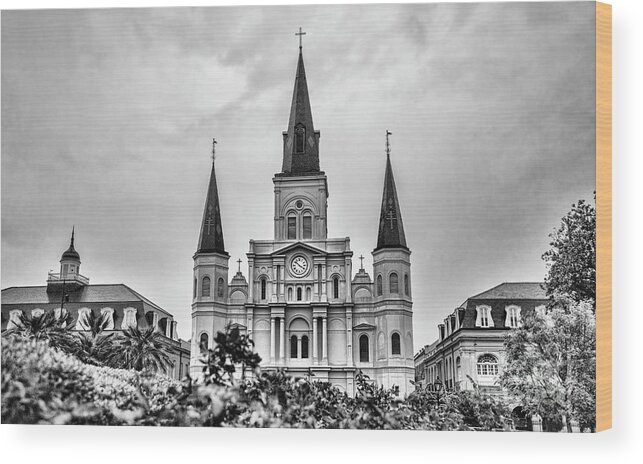 St. Louis Cathedral Wood Print featuring the photograph Cathedral Basilica New Orleans by Chuck Kuhn