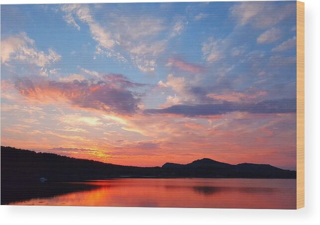 Sea Wood Print featuring the photograph Sunset at Ministers Island by Michael Graham