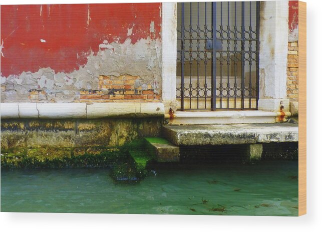 Venice Wood Print featuring the photograph Water's Edge in Venice by Carla Parris