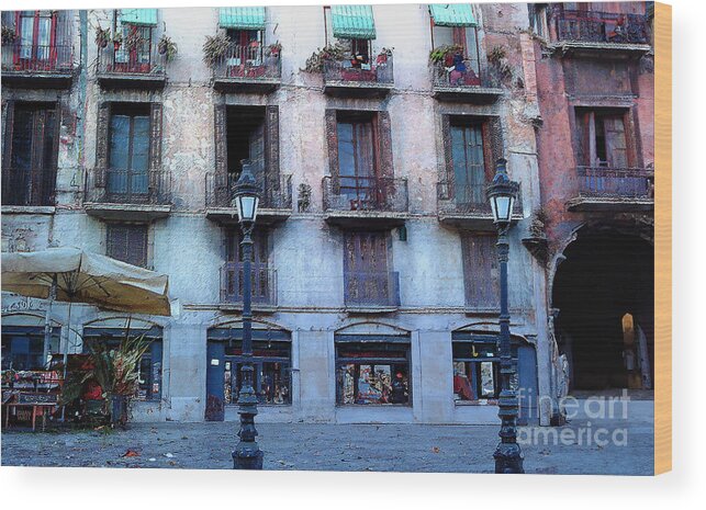 Barcelona Wood Print featuring the photograph A Barcelona Street Scene by Brian Watt