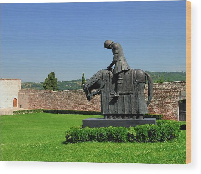 Italy Wood Print featuring the photograph Basilica of San Francesco d'Assisi Statue by Alan Toepfer