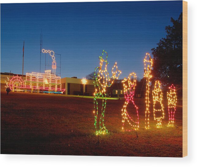 Cayce Wood Print featuring the photograph Christmas in Cayce-1 by Charles Hite