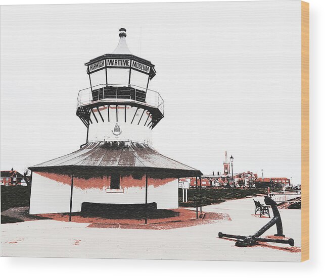 Richard Reeve Wood Print featuring the photograph Harwich - Low Lighthouse by Richard Reeve