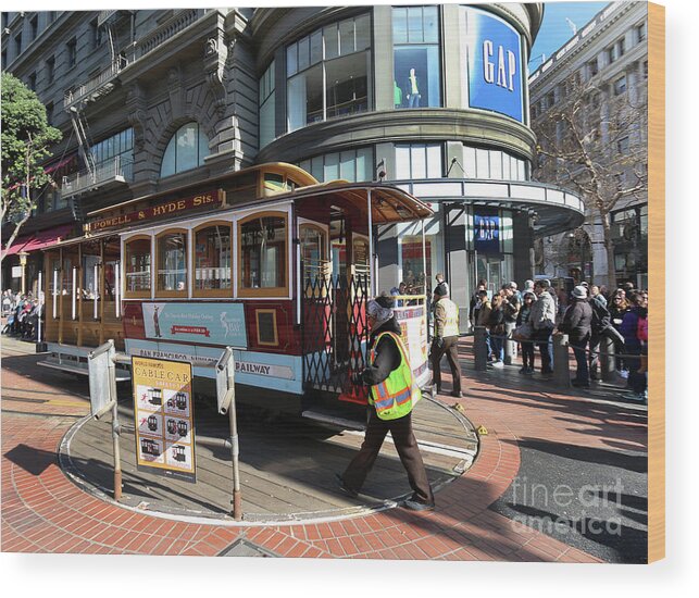 Cable Car Wood Print featuring the photograph Cable Car at Union Square by Steven Spak