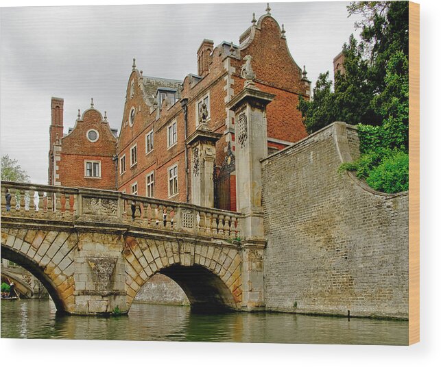 The Backs Wood Print featuring the photograph Kitchen or Wren bridge and St. Johns College from the Backs. Cambridge. by Elena Perelman