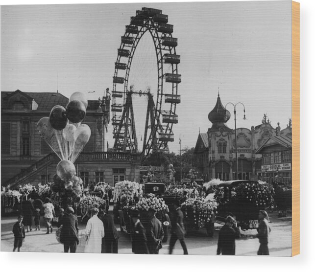 1930-1939 Wood Print featuring the photograph Austrian Ferris Wheel by Fox Photos