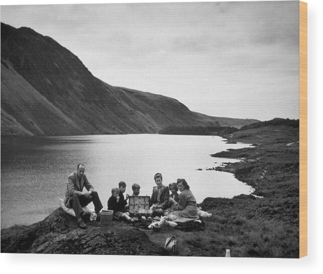 Scenics Wood Print featuring the photograph Lake-side Picnic by Topical Press Agency