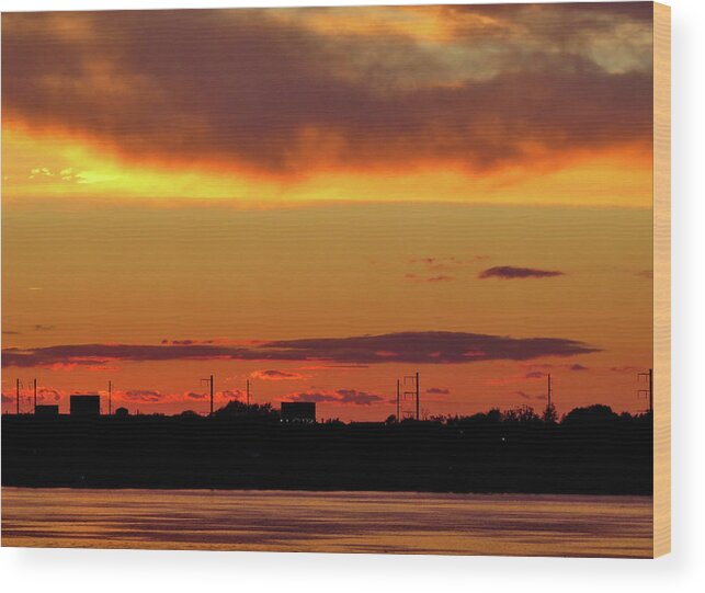 Sunsets Wood Print featuring the photograph Sunset on the Delaware No. Three by Linda Stern