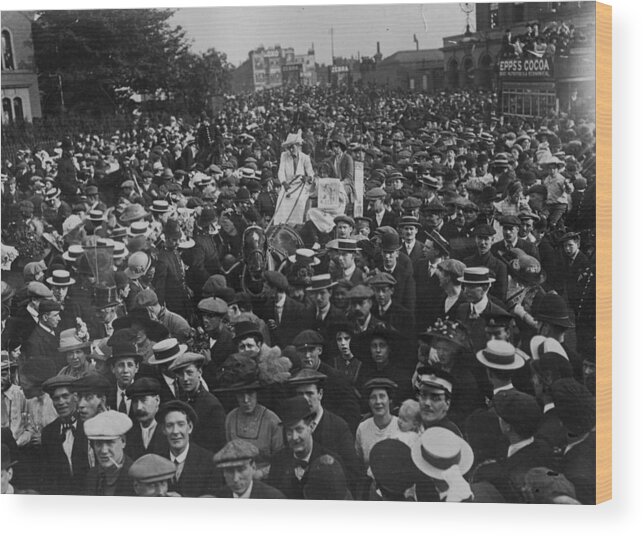 Crowd Wood Print featuring the photograph Votes For Women by Topical Press Agency