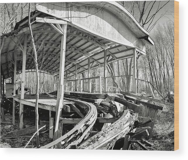 Chippewa Lake Park Wood Print featuring the photograph Coaster Entrance by William Beuther