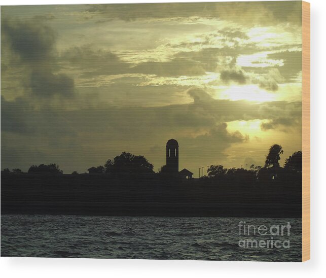 St Augustine Wood Print featuring the photograph Sunset Over The Castillo by D Hackett