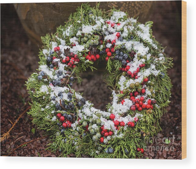 Wreath Wood Print featuring the photograph Tis The Season Wreath by Eva Lechner