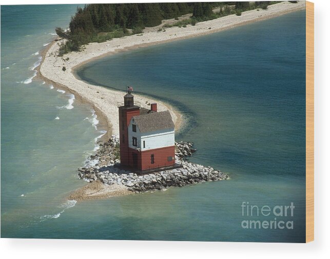 Lighthouse Wood Print featuring the photograph Round Island Lighthouse, Mi #4 by Bruce Roberts