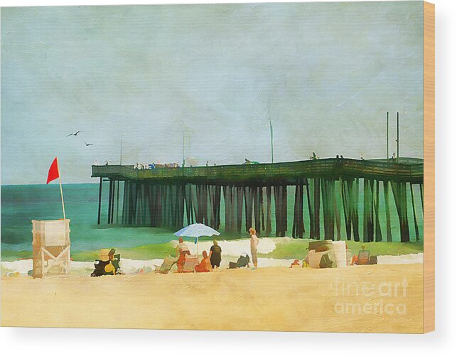 America Wood Print featuring the photograph A Day at the Beach by Darren Fisher