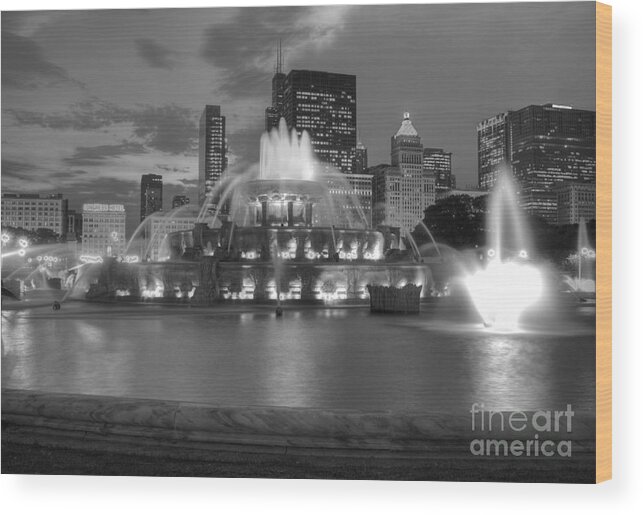 Hdr Wood Print featuring the photograph Black and White Buckingham by David Bearden