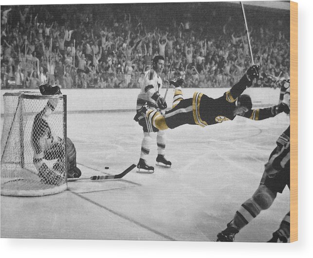 Hockey Wood Print featuring the photograph Bobby Orr 2 by Andrew Fare