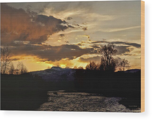  Wood Print featuring the photograph Elk River n Pilots Nob Sunset Ver 2 by Daniel Hebard