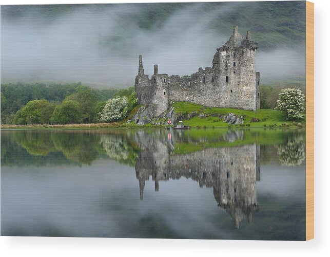 Argyll And Bute Wood Print featuring the photograph Kilchurn Castle at Dawn by David Ross