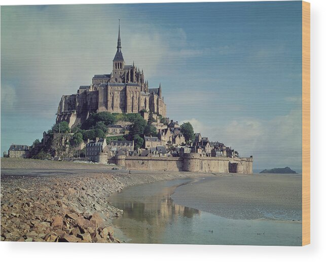 St -michel Wood Print featuring the photograph Mont Saint-michel Photo by French School