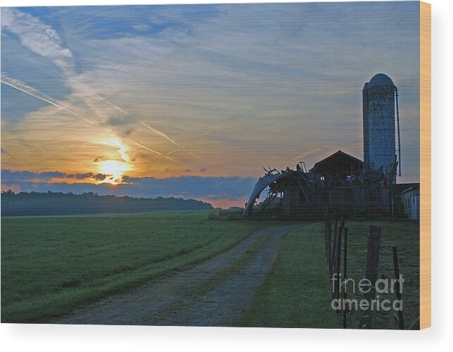 Ohio Farm Sunrise Wood Print featuring the photograph Ohio Farm Sunrise by Lila Fisher-Wenzel