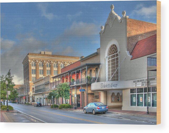 Theater Wood Print featuring the photograph Saenger Theater by David Troxel