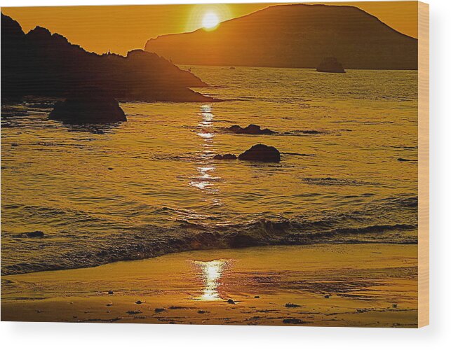 Ocean Sunset Wood Print featuring the photograph Sundown Sea by Richard Hinger