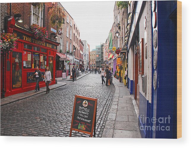 Ireland Wood Print featuring the photograph Temple Bar by Mary Carol Story