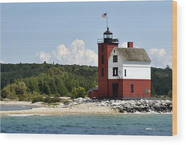  Light Houses Wood Print featuring the photograph Round Island Lighthouse Mackinac The Picnic Spot by Marysue Ryan