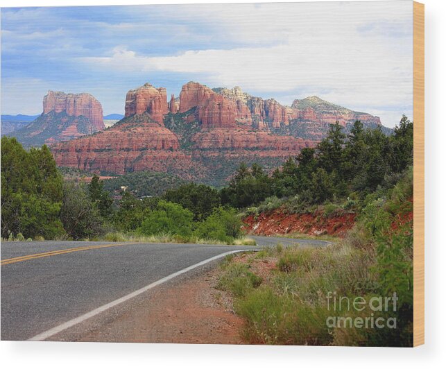Sedona Wood Print featuring the photograph The Road to Sedona by Carol Groenen