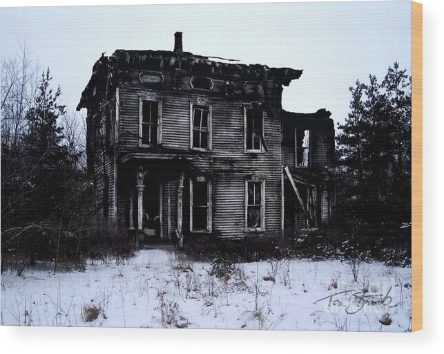 Haunted House Wood Print featuring the photograph Winter Home by Tom Straub