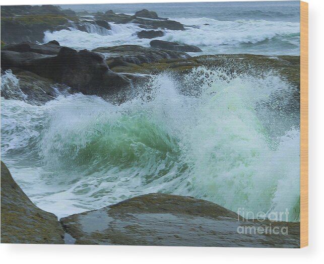 Seascape Wood Print featuring the photograph Winter Wave by Jeanette French