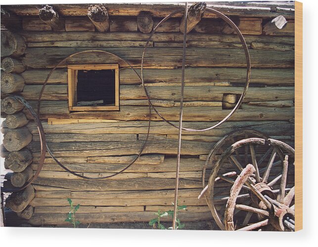 Santa Fe Wood Print featuring the photograph Carreteria Wall by Ron Weathers