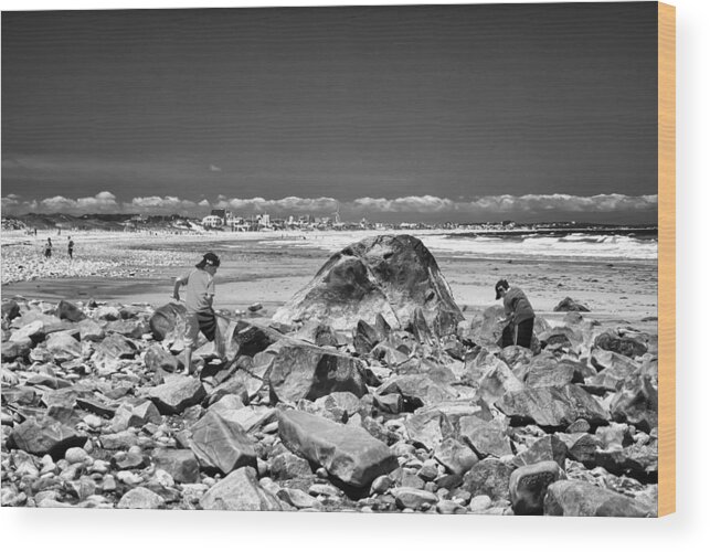Beadles Rocks Wood Print featuring the photograph The Explorers by Kate Hannon