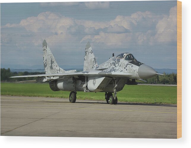 Mikoyan Wood Print featuring the photograph Mikoyan-Gurevich MiG-29AS #1 by Tim Beach