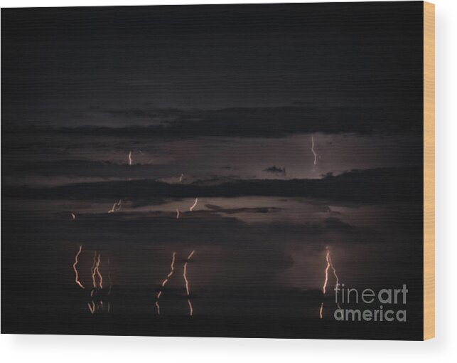 Coronado Wood Print featuring the photograph 9 In 19 by Bob Hislop