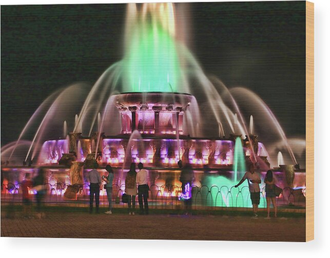 Chicago Wood Print featuring the photograph Buckingham Memorial Fountain # 9 by Allen Beatty