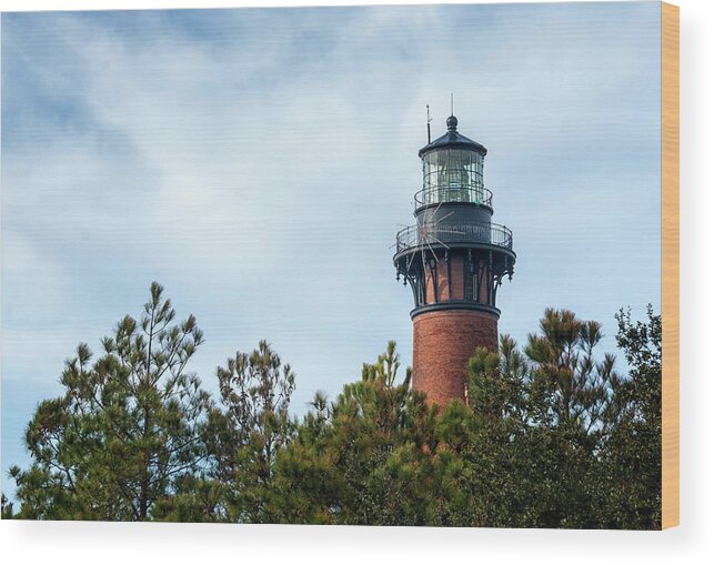 Currituck Wood Print featuring the photograph Currituck Lighthouse by Travis Rogers