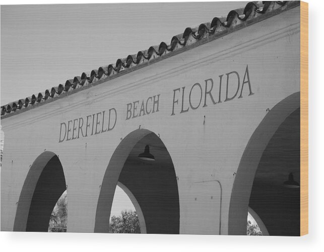 Black And White Wood Print featuring the photograph DEERFIELD beach FLORIDA by Rob Hans