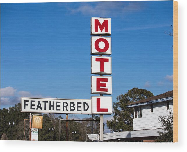 Motel Wood Print featuring the photograph Featherbed Motel by Charles Hite