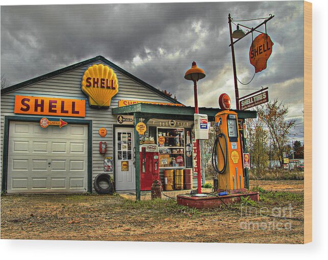 Shell Wood Print featuring the photograph Full Service by Brenda Giasson