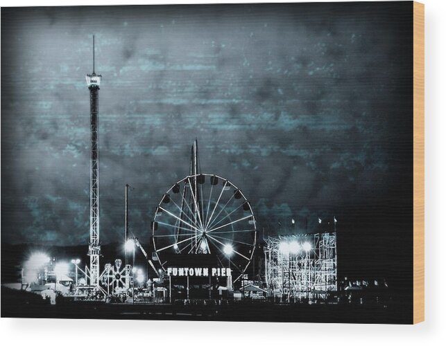 Amusement Parks Wood Print featuring the photograph Fun in The Dark - Jersey Shore by Angie Tirado