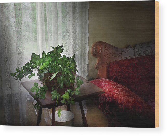 Hdr Wood Print featuring the photograph Furniture - Plant - Ivy in a window by Mike Savad