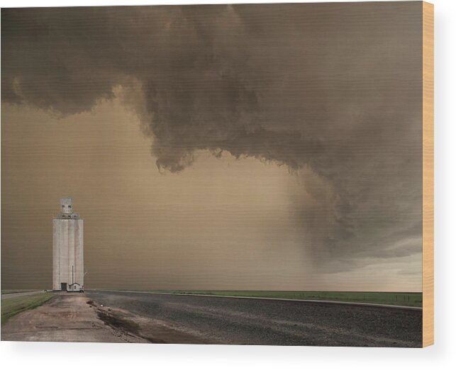Severe Weather Wood Print featuring the photograph Mclean Beast by Scott Cordell