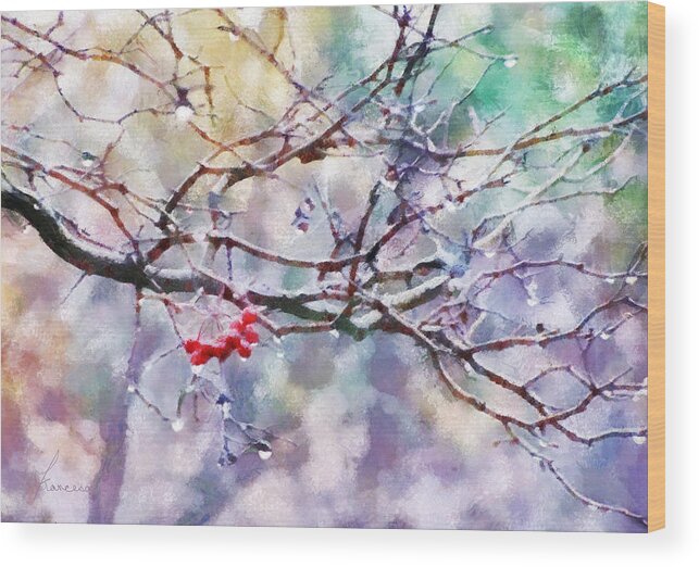 Rain Wood Print featuring the digital art Rain Berries by Frances Miller