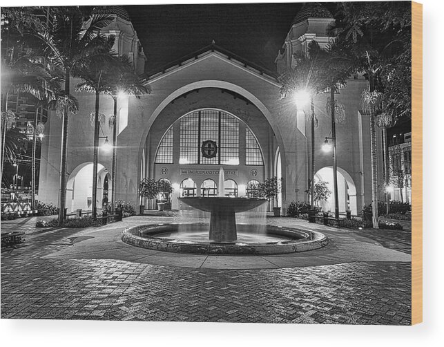 Architecture Wood Print featuring the photograph Santa Fe Depot by Donald Pash