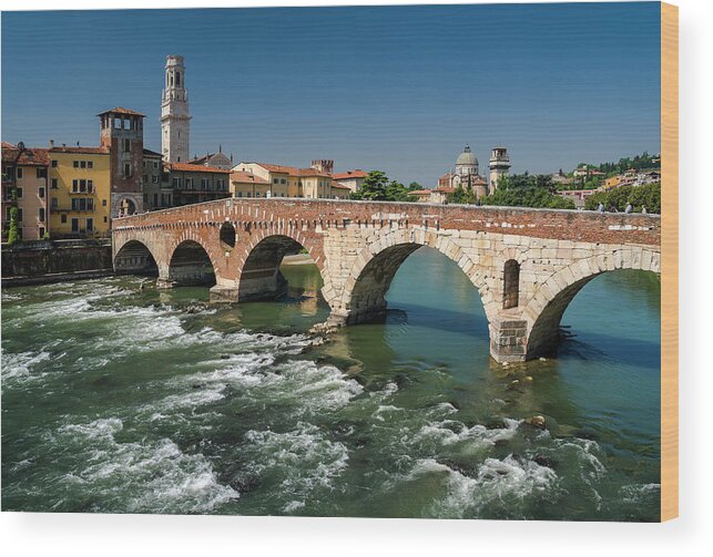 Bridge Wood Print featuring the photograph The bridge of Verona by Livio Ferrari