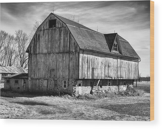 Monochrome Wood Print featuring the photograph The Old Barn by John Roach